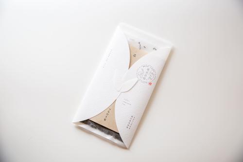 己つちのと茶(土の陰)